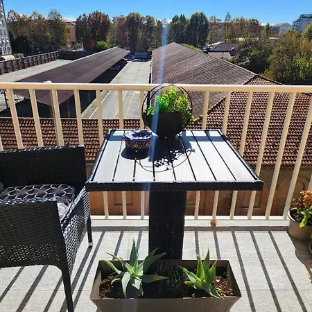 Sunshine House Апартаменты *