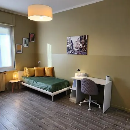 Sunshine House Апартаменты *