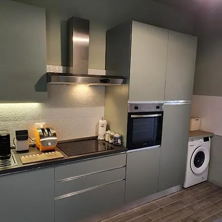 Sunshine House Апартаменты *